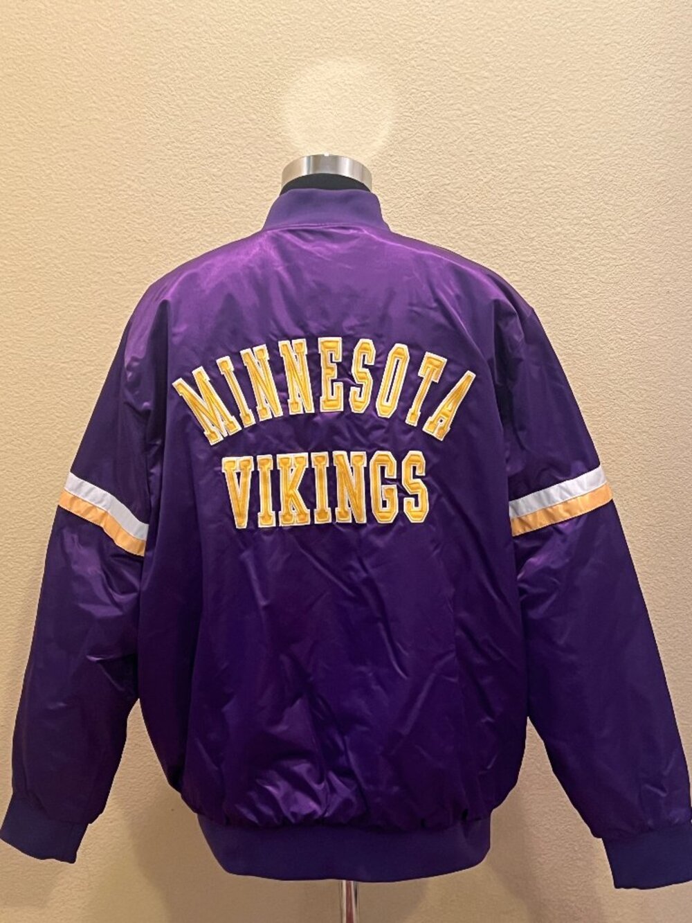 Starter Minnesota Vikings Bomber Jacket Mens 2XL Purple Snap Front Quilted